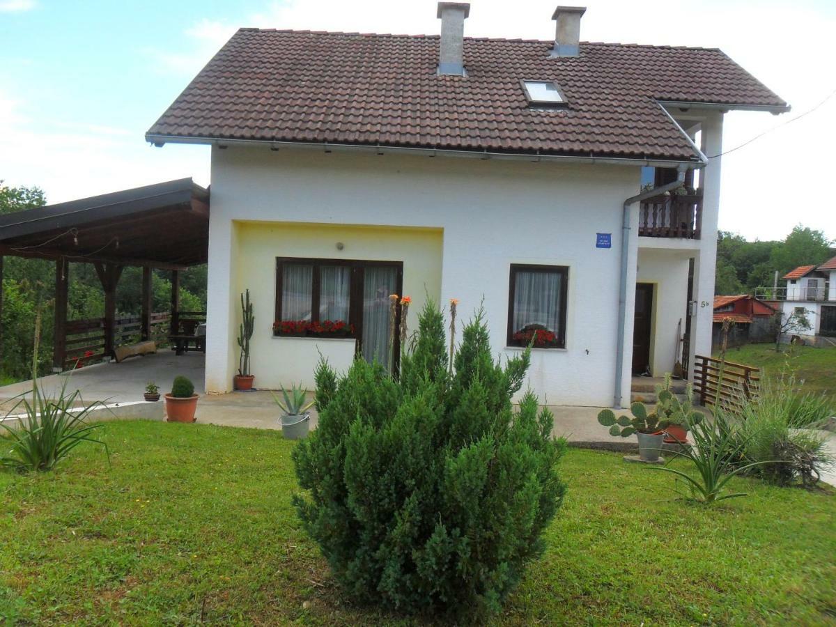 Studio Apartment Ivona & Tin Slunj Bagian luar foto